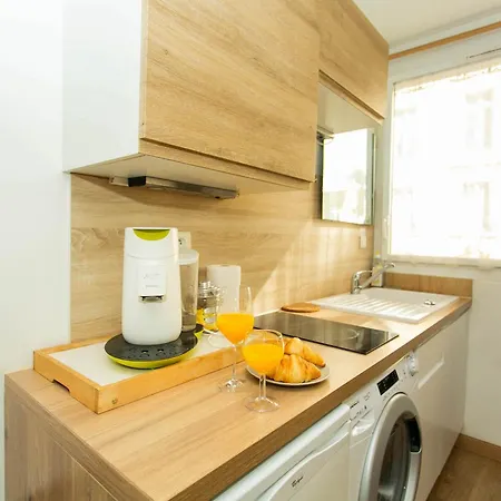 Apartment Near Champs Elysees Daire Paris