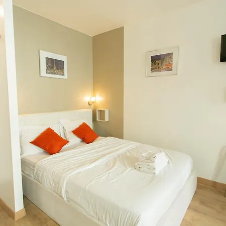 Apartment Near Champs Elysees Paris