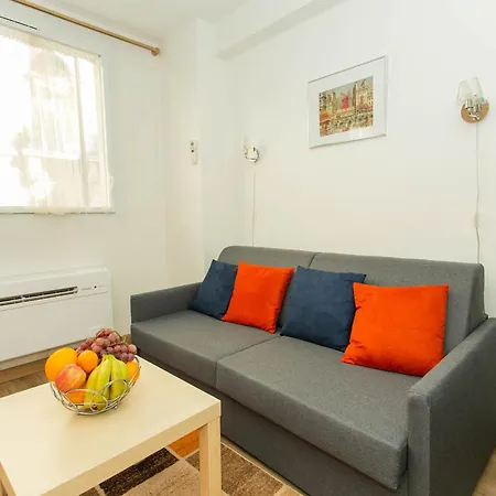 Apartment Near Champs Elysees * Paris